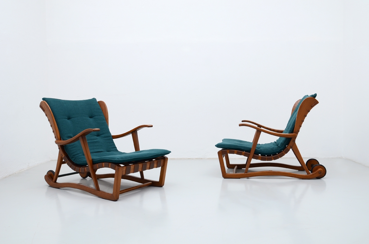 Guglielmo Pecorini, rara coppia di poltrone con ruote posteriori, proveniente dal ponte di prima classe del transatlantico Giulio Cesare.