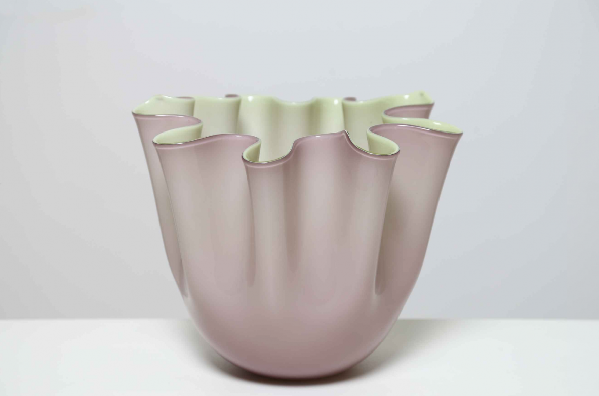 Manifattura Murano, Fazzoletto vase in layered glass.