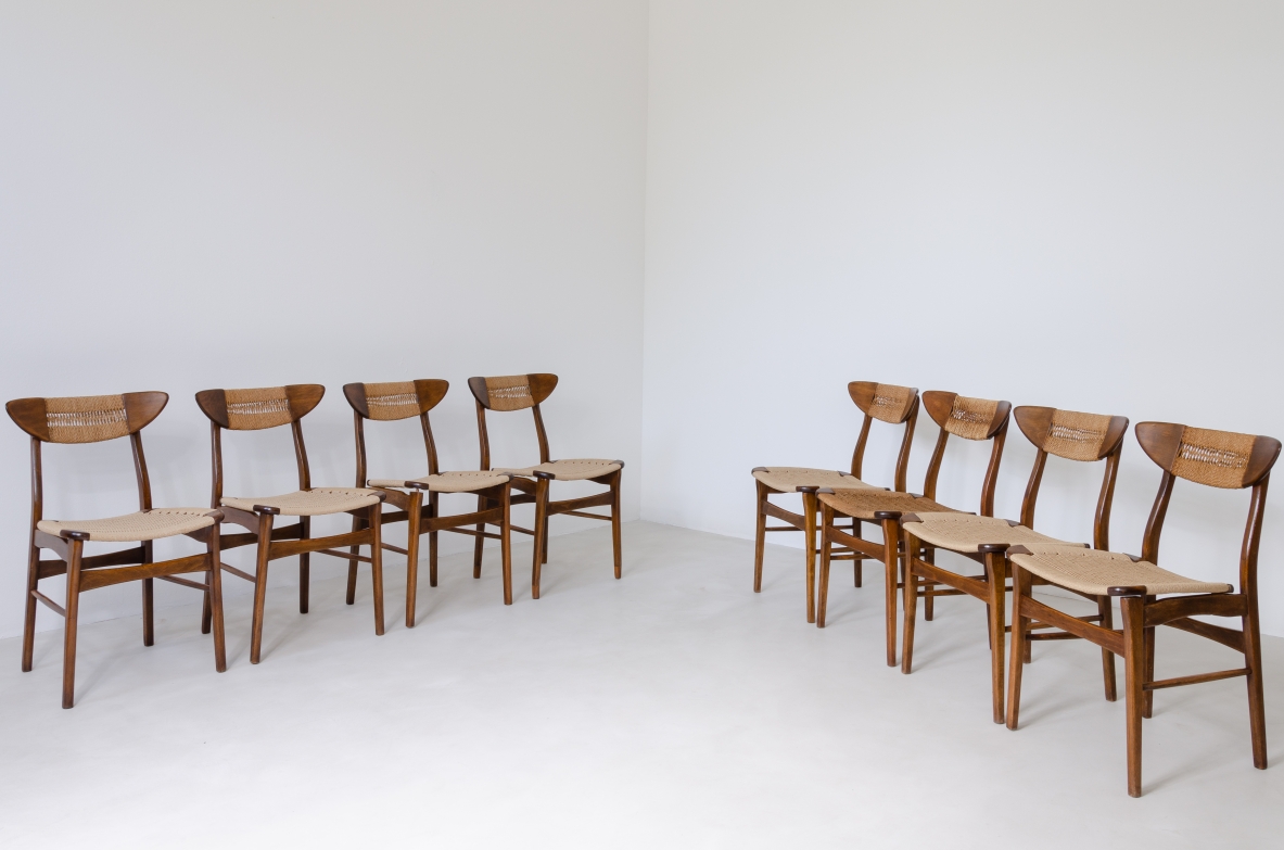 Set of 8 dining chairs with seat and back in woven straw. Scandinavia, 1960's.