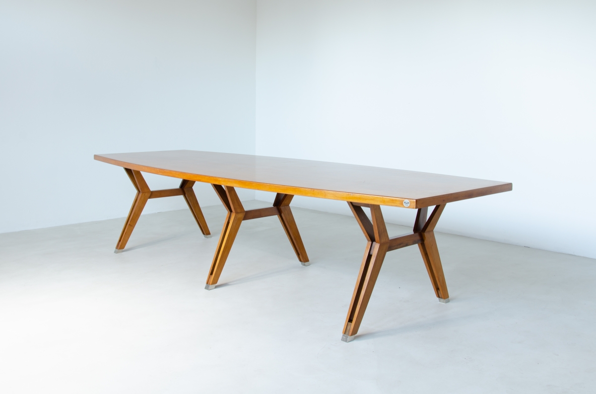 Ico Parisi, large table in blond walnut.  Prod. M.I.M. 1960s.