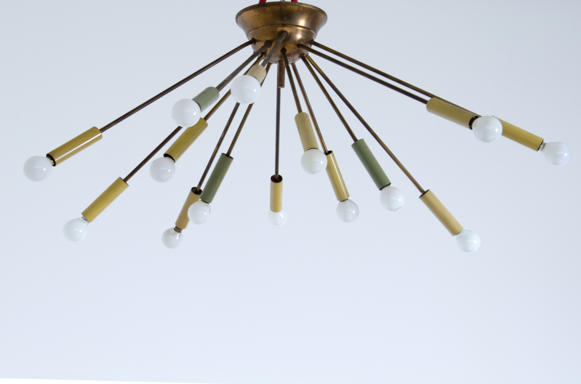 Gino Sarfatti, plafoniera modello "Sputnik" a 14 luci in ottone e metallo verniciato. Arteluce anni '50.