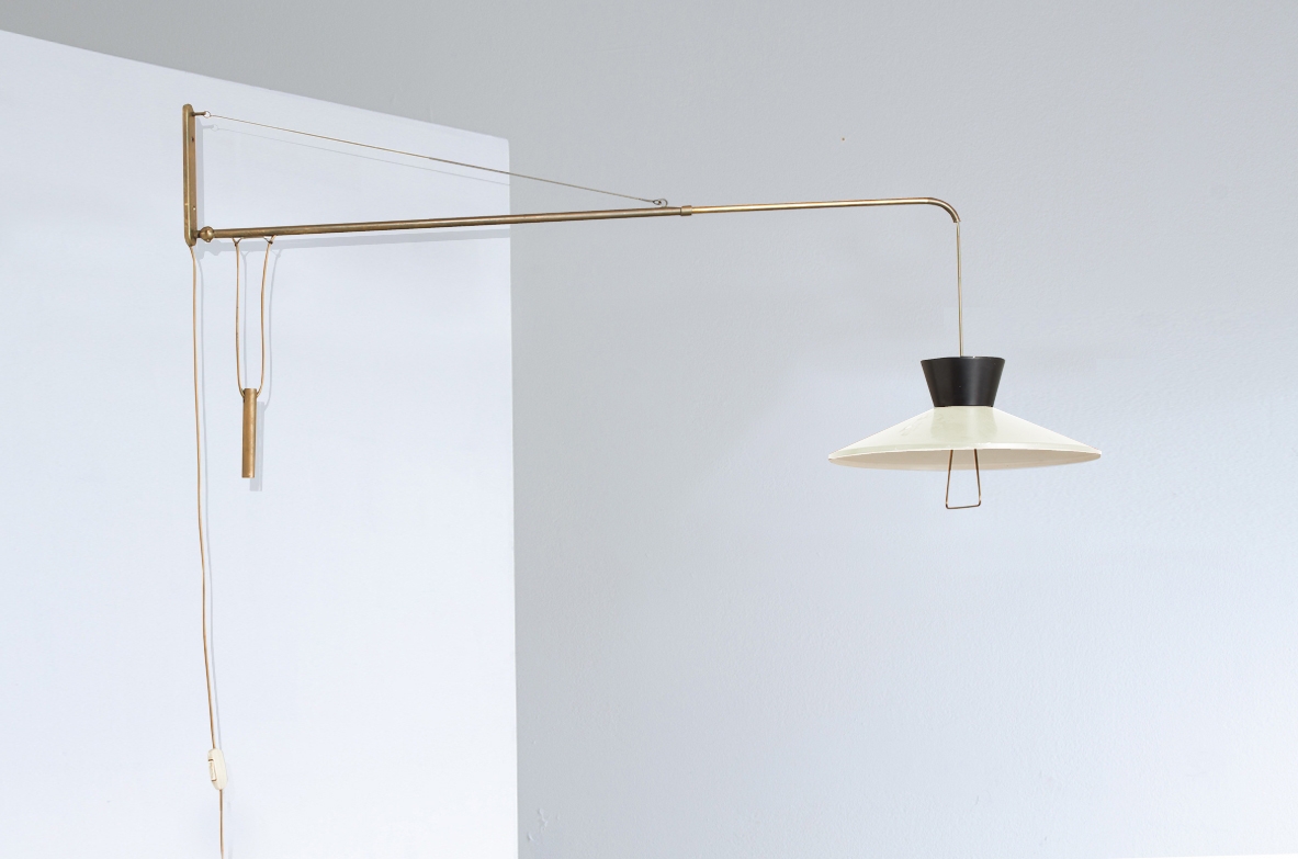 Telescopic lamp with counterweight and extendable arm. Stilux Milan, 1950's.