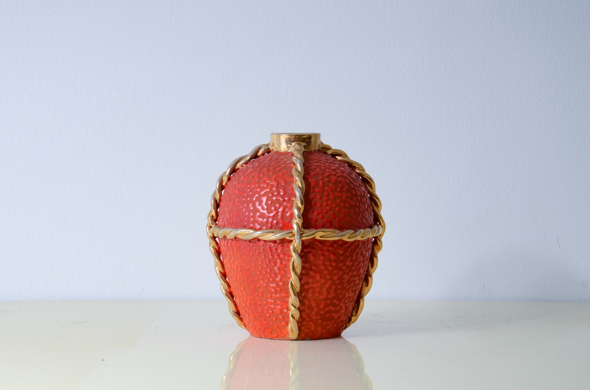 Rometti pottery  Spiked vase with golden rope decoration. Umbertide manufacture, around 1950.