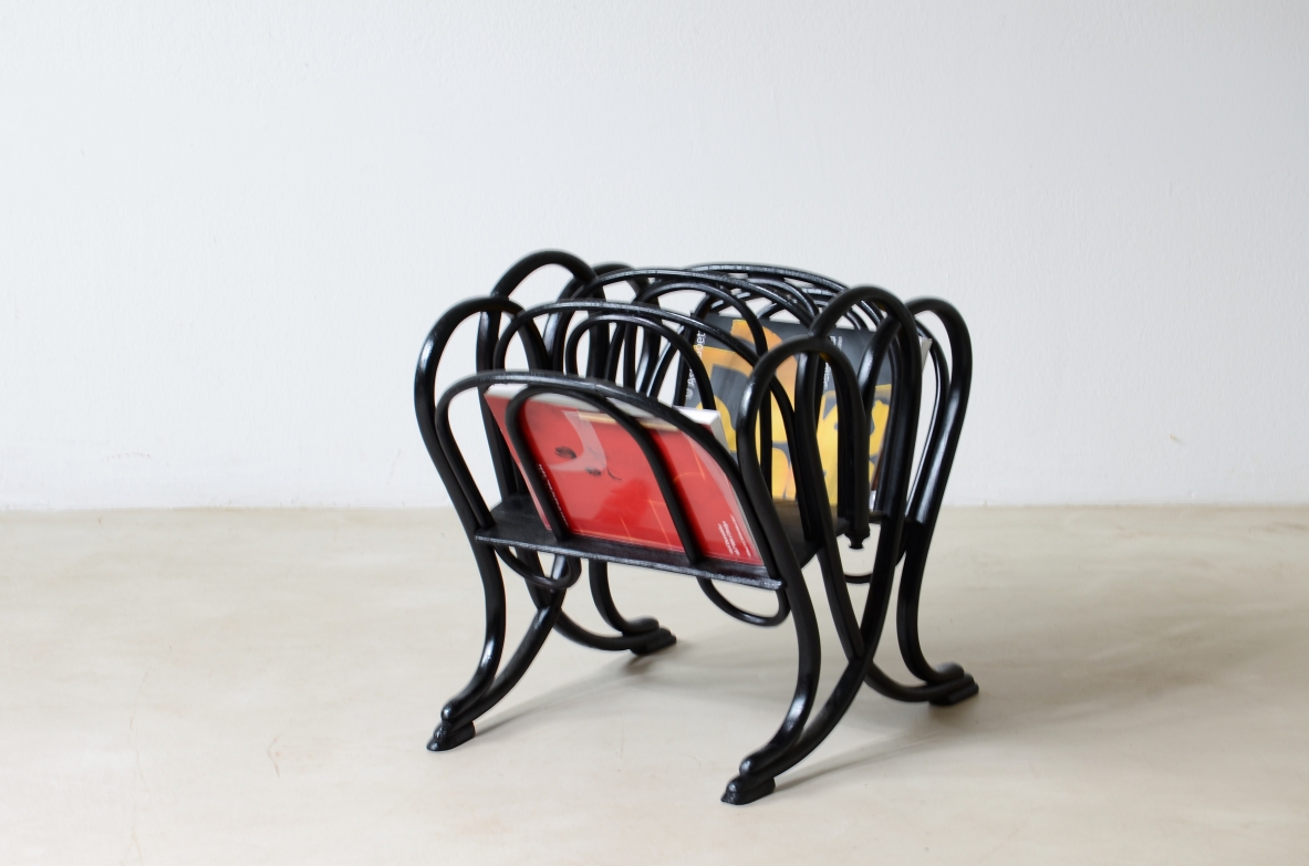 Michael Thonet   Portariviste in faggio curvato e lucidato all anilina nera.Secessione Viennese 1900-1920ca.