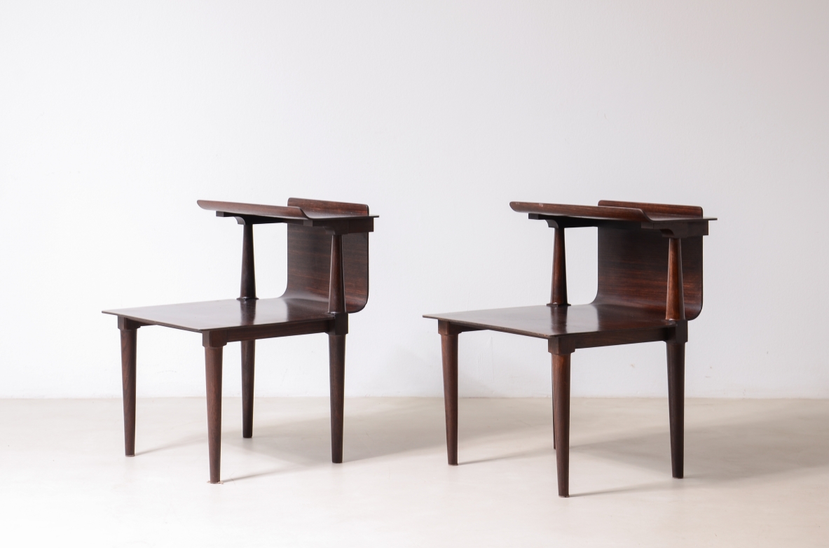 Pier Giacomo e Achille Castiglioni  Elegant pair of occasional table in curved wood, Gavina 1946